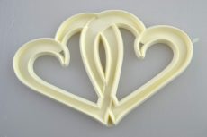 Összefonódott szívek kiszúró