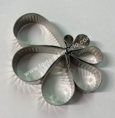 Kakastaréj virág kiszúró - hullámos szélű